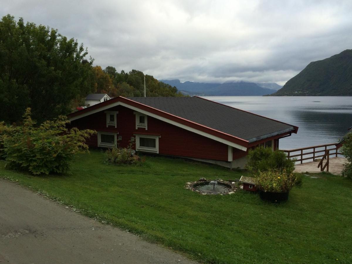 Hotel Elvegard Fjordcamp à Grov Extérieur photo